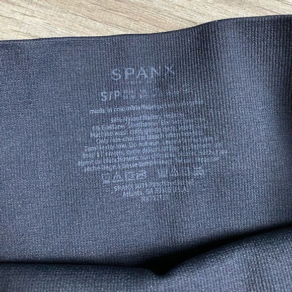 SPANX | Black Camo Seamless Leggings Size Small - Picture 7 of 10